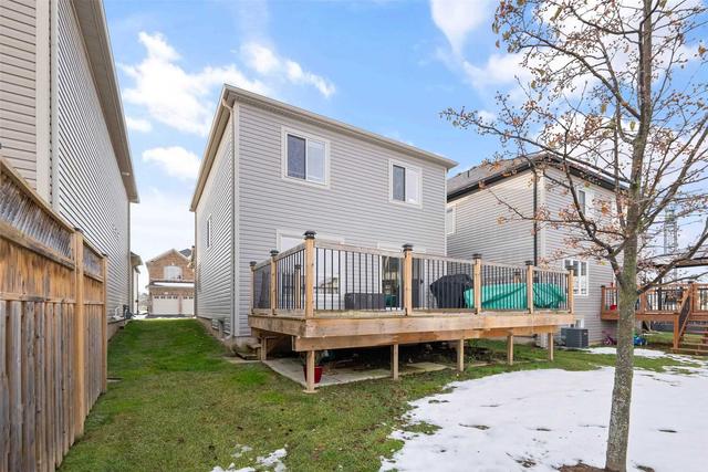 77 Avery Cres, Condo with 3 bedrooms, 3 bathrooms and 5 parking in St. Catharines ON | Image 16