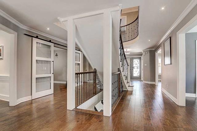 2047 Blacksmith Lane, House detached with 5 bedrooms, 4 bathrooms and 4 parking in Oakville ON | Image 2