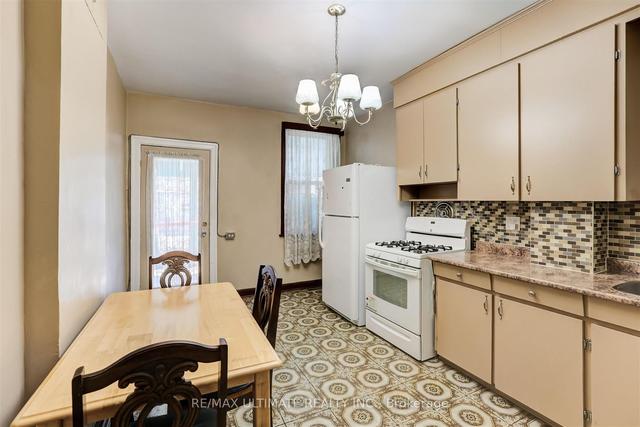 27 Bellwoods Ave, House attached with 6 bedrooms, 3 bathrooms and 1 parking in Toronto ON | Image 29
