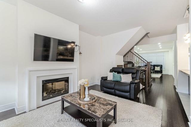 238 Inspire Blvd, House attached with 3 bedrooms, 3 bathrooms and 2 parking in Brampton ON | Image 6