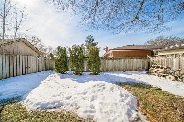 26 Black Knight Rd, House semidetached with 3 bedrooms, 2 bathrooms and 3 parking in St. Catharines ON | Image 35