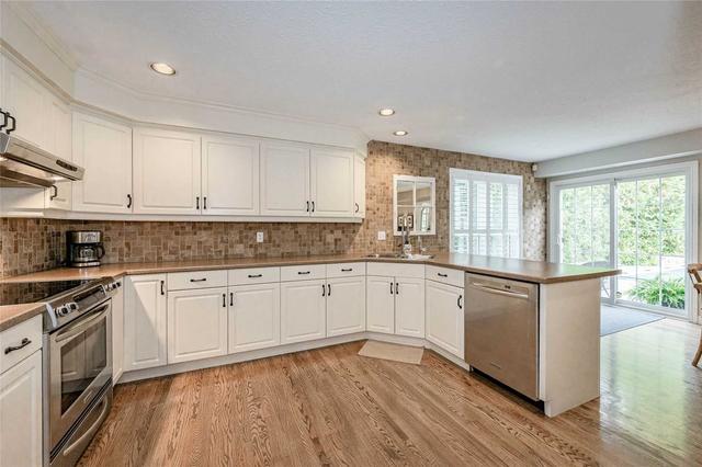 111 Ptarmigan Dr, House detached with 3 bedrooms, 3 bathrooms and 5 parking in Guelph ON | Image 6