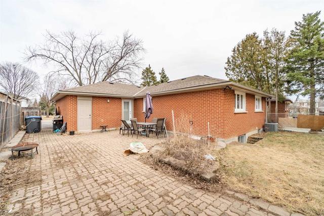 64 Dorchester Dr, House detached with 3 bedrooms, 3 bathrooms and 5 parking in Brampton ON | Image 32
