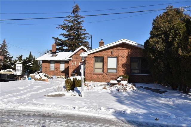 32 Trillium Ave, House detached with 2 bedrooms, 2 bathrooms and 6 parking in Hamilton ON | Image 1