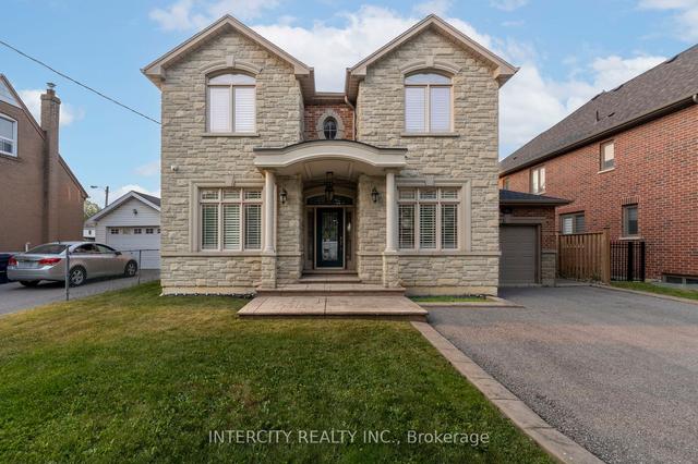 34 Yorkdale Cres, House detached with 4 bedrooms, 4 bathrooms and 6 parking in Toronto ON | Image 12