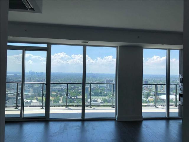 lph05 - 955 Bay St, Condo with 3 bedrooms, 2 bathrooms and 1 parking in Toronto ON | Image 10