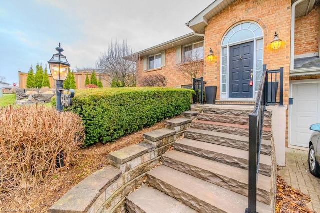 646 White Oak Drive, House detached with 5 bedrooms, 3 bathrooms and 3 parking in Cambridge ON | Image 12