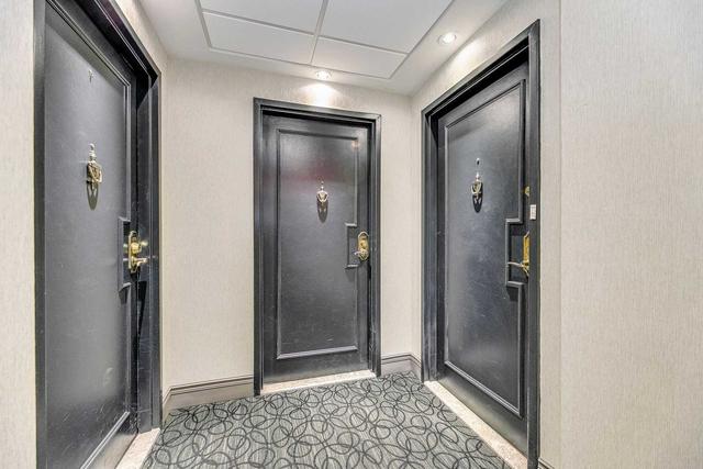 1208 - 1359 White Oaks Blvd, Condo with 3 bedrooms, 2 bathrooms and 1 parking in Oakville ON | Image 33