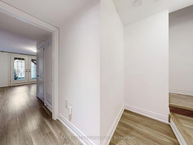 22 Oliver Mews, House attached with 3 bedrooms, 4 bathrooms and 2 parking in Toronto ON | Image 20