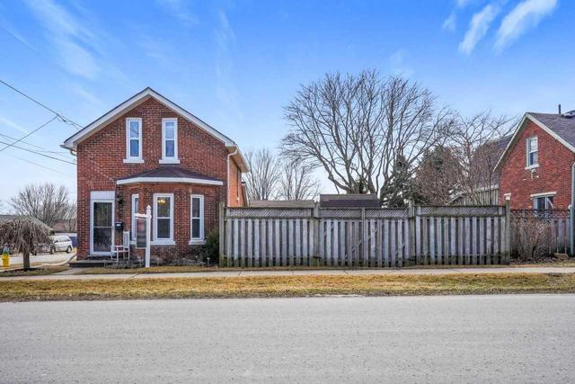 79 Francis St, House detached with 2 bedrooms, 2 bathrooms and 2 parking in Port Hope ON | Image 2