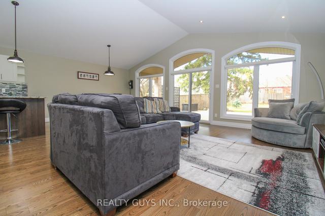 689 Spillsbury Dr, House detached with 2 bedrooms, 3 bathrooms and 7 parking in Peterborough ON | Image 11