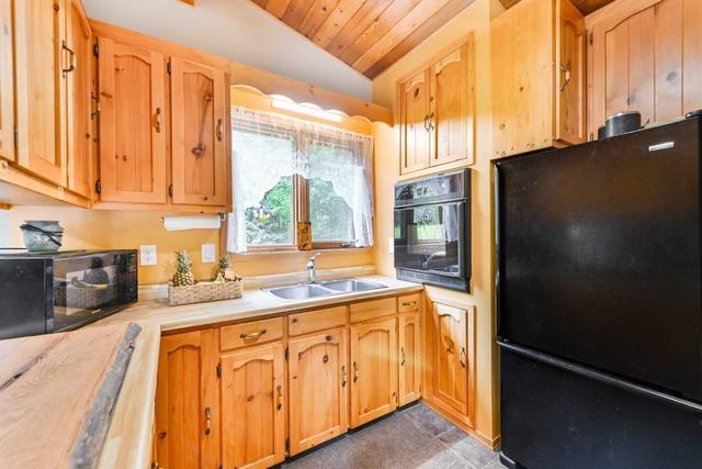 7275 Road 506, House detached with 3 bedrooms, 2 bathrooms and 10 parking in North Frontenac ON | Image 2