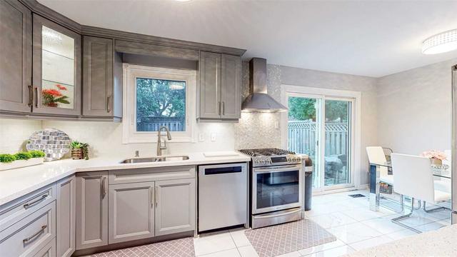 26 Large Cres, House detached with 3 bedrooms, 3 bathrooms and 3 parking in Ajax ON | Image 5