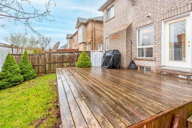 7214 Torrisdale Lane, House semidetached with 3 bedrooms, 3 bathrooms and 3 parking in Mississauga ON | Image 14