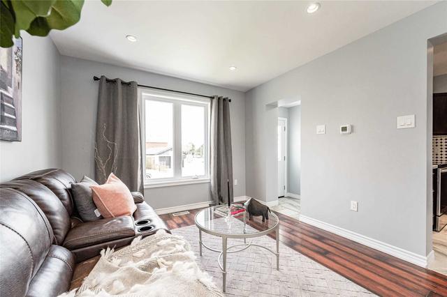 9 Wood St W, House semidetached with 2 bedrooms, 3 bathrooms and 3 parking in Hamilton ON | Image 5