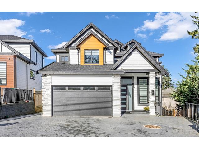14271 Grosvenor Road, House detached with 10 bedrooms, 10 bathrooms and 2 parking in Surrey BC | Image 3