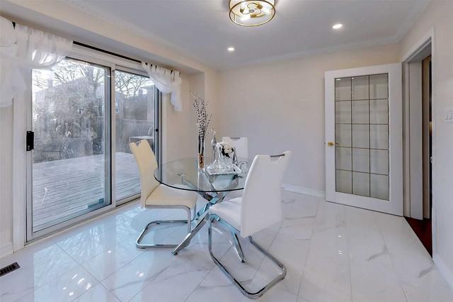 24 Brookbank Crt, House detached with 4 bedrooms, 5 bathrooms and 6 parking in Markham ON | Image 6