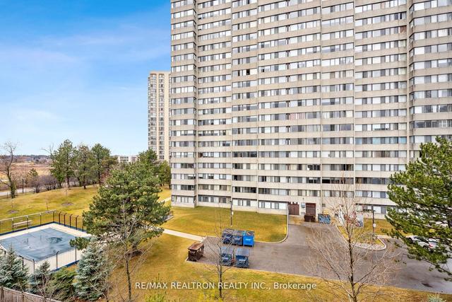 239 - 15 Coneflower Cres, Townhouse with 2 bedrooms, 2 bathrooms and 1 parking in Toronto ON | Image 28