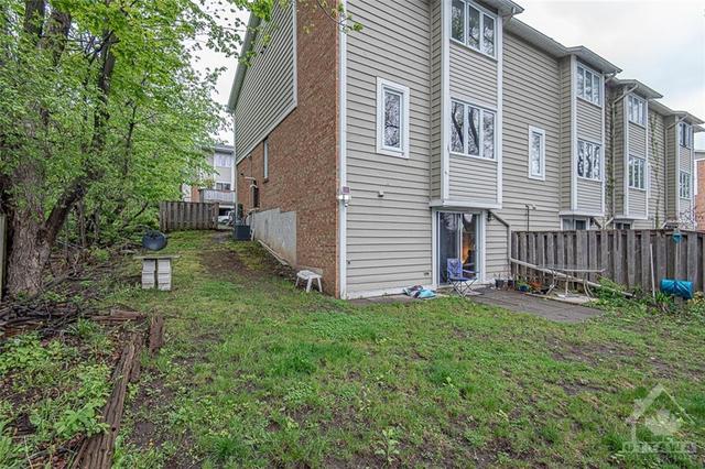 1156 Chimney Hill Way, Townhouse with 3 bedrooms, 3 bathrooms and 2 parking in Ottawa ON | Image 20