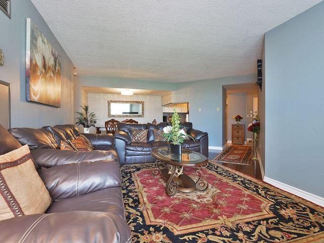 1003 - 250 Webb Dr, Condo with 2 bedrooms, 2 bathrooms and 2 parking in Mississauga ON | Image 5