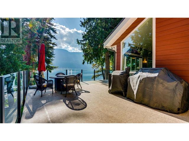 339 Coach Road, House detached with 3 bedrooms, 3 bathrooms and 8 parking in Sicamous BC | Image 26