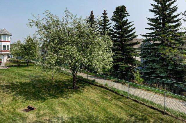 13 Patina View Sw, Home with 2 bedrooms, 2 bathrooms and 2 parking in Calgary AB | Image 9