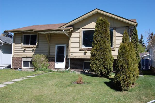 187 Dovely Crescent, House detached with 3 bedrooms, 2 bathrooms and 2 parking in Calgary AB | Card Image