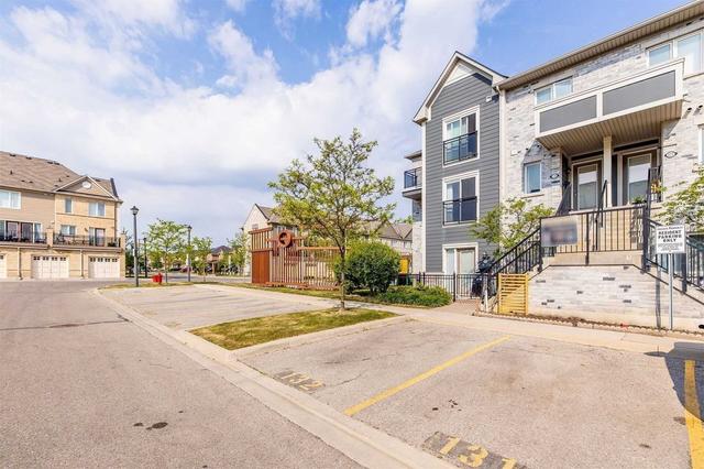 110 - 60 Fairwood Circ, Townhouse with 3 bedrooms, 3 bathrooms and 2 parking in Brampton ON | Image 12