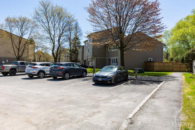 81 Peary Way, Townhouse with 3 bedrooms, 2 bathrooms and 1 parking in Ottawa ON | Image 24