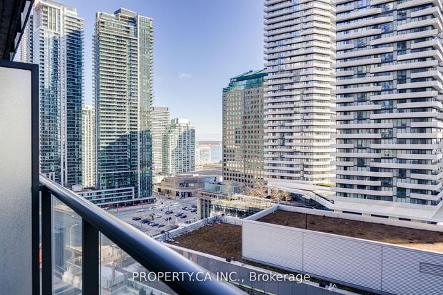 1501 - 65 Bremner Blvd, Condo with 2 bedrooms, 2 bathrooms and 0 parking in Toronto ON | Image 3