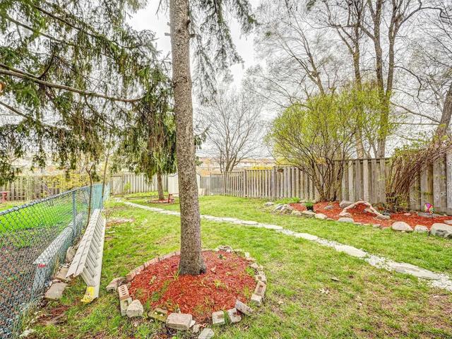 137 Greene Dr, House attached with 3 bedrooms, 3 bathrooms and 3 parking in Brampton ON | Image 30