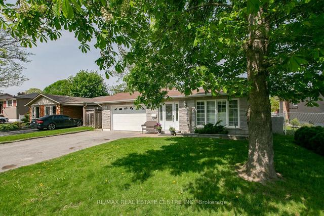 22 Welbeck Dr, House detached with 4 bedrooms, 3 bathrooms and 5 parking in Brampton ON | Image 12
