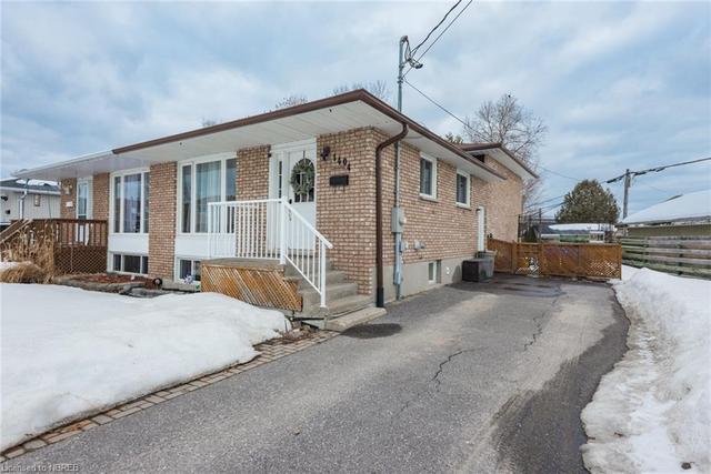 1404 Harrison Street, House semidetached with 4 bedrooms, 1 bathrooms and null parking in North Bay ON | Image 1