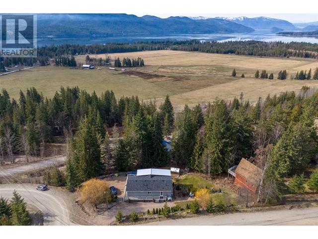 2715 Fraser Road, House other with 3 bedrooms, 3 bathrooms and 6 parking in Columbia Shuswap F BC | Image 40