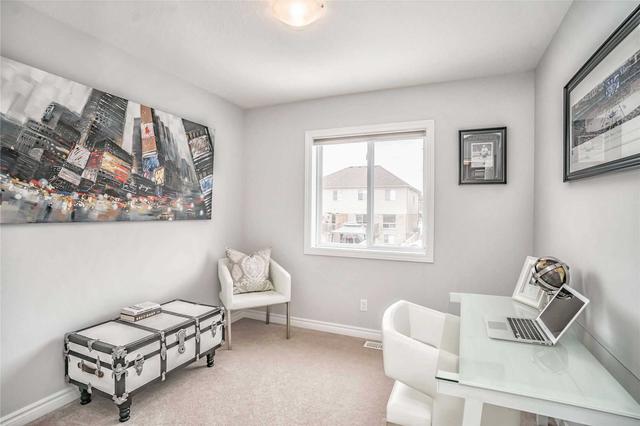 26 Couling Cres, House attached with 3 bedrooms, 3 bathrooms and 2 parking in Guelph ON | Image 19