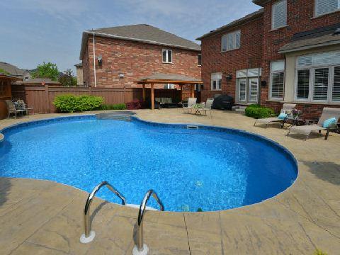 2374 Robmar Dr, House detached with 5 bedrooms, 4 bathrooms and 4 parking in Oakville ON | Image 3