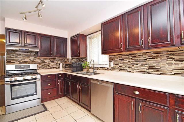 19 Alabaster Dr, House detached with 3 bedrooms, 3 bathrooms and 4 parking in Brampton ON | Image 5
