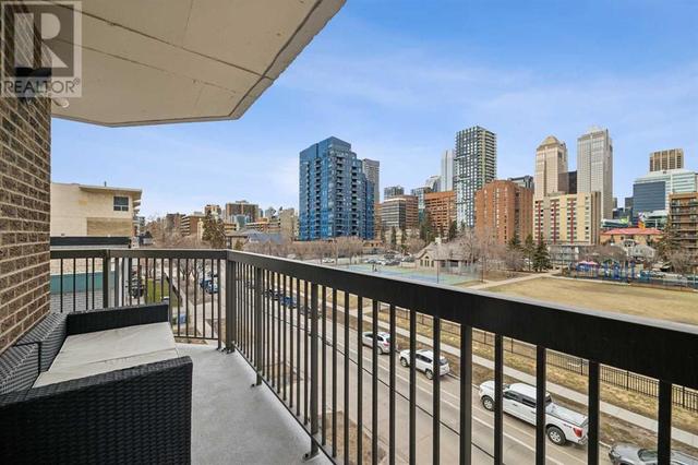 401, - 215 14 Avenue Sw, Condo with 2 bedrooms, 2 bathrooms and 1 parking in Calgary AB | Image 2