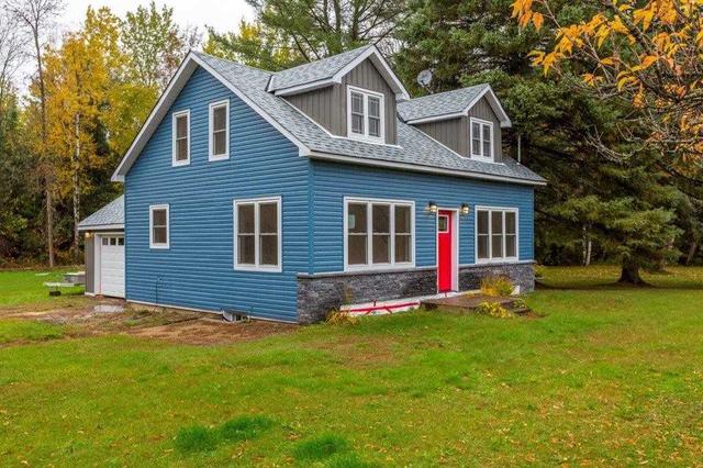 3694 Highway 28, House detached with 3 bedrooms, 2 bathrooms and 12 parking in Douro Dummer ON | Card Image