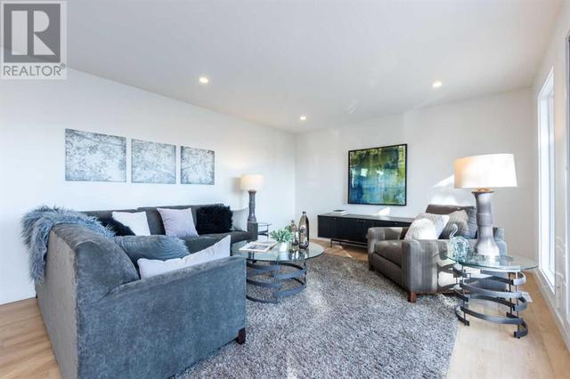 8131 13 Street Nw, House detached with 5 bedrooms, 3 bathrooms and 6 parking in Calgary AB | Image 5