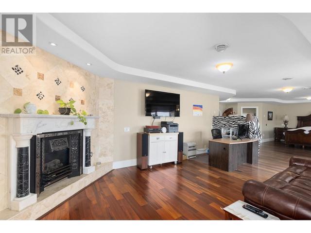 3860 Beach Avenue, House detached with 6 bedrooms, 2 bathrooms and 10 parking in Peachland BC | Image 31
