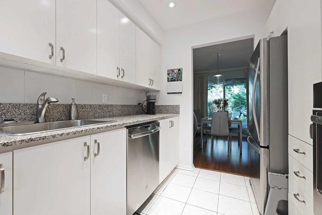 th3 - 250 Erskine Ave, Townhouse with 3 bedrooms, 2 bathrooms and 2 parking in Toronto ON | Image 3