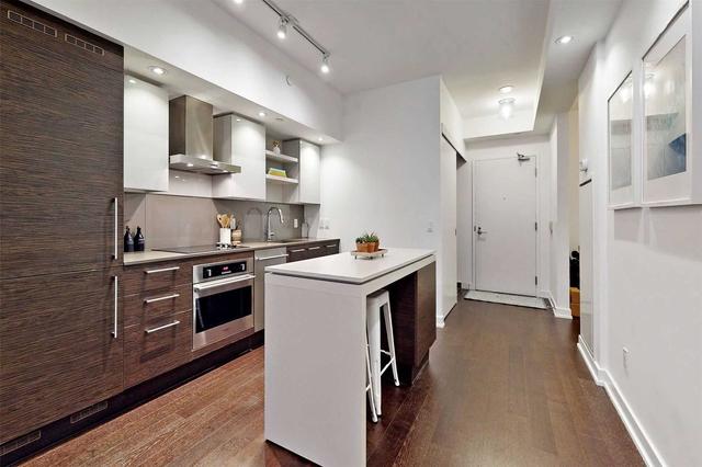 746 - 1030 King St W, Condo with 1 bedrooms, 1 bathrooms and 1 parking in Toronto ON | Image 3
