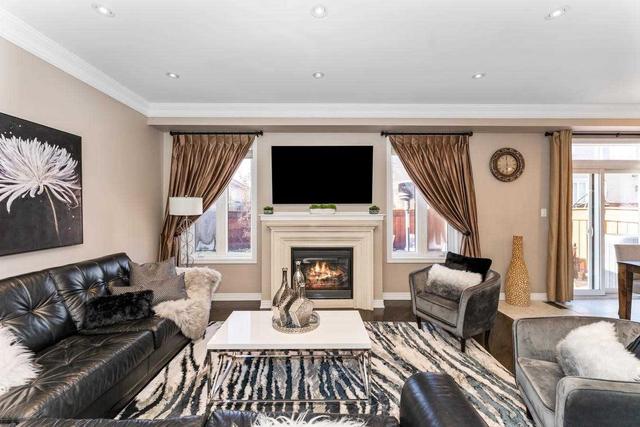 26 Josephine Rd, House detached with 4 bedrooms, 5 bathrooms and 6 parking in Vaughan ON | Image 2