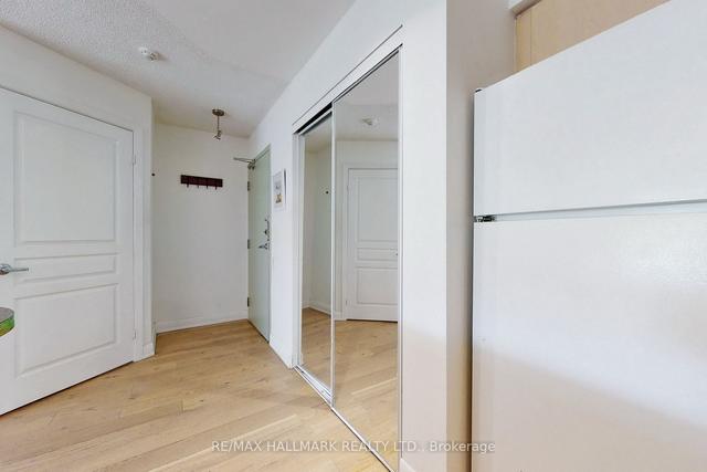 408 - 140 Bathurst St, Condo with 1 bedrooms, 1 bathrooms and 0 parking in Toronto ON | Image 12