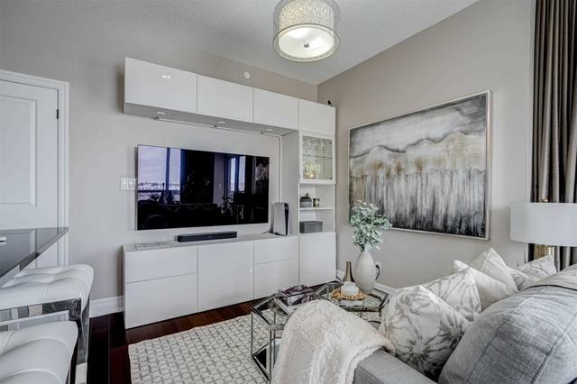223 - 111 Civic Square Gate, Condo with 1 bedrooms, 1 bathrooms and 1 parking in Aurora ON | Image 6