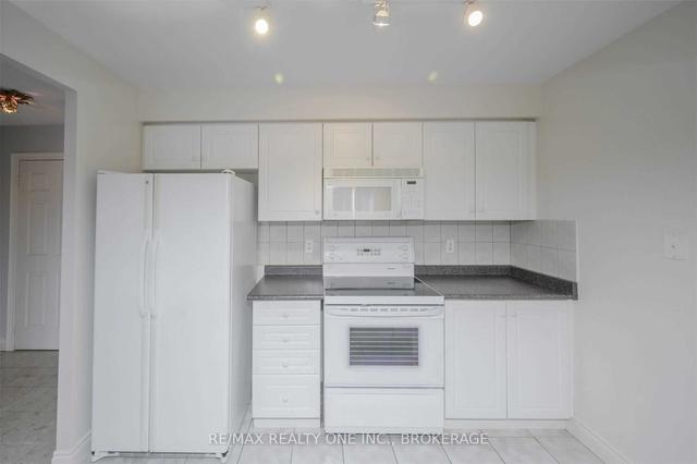 1001 - 442 Maple Ave, Condo with 2 bedrooms, 2 bathrooms and 1 parking in Burlington ON | Image 9