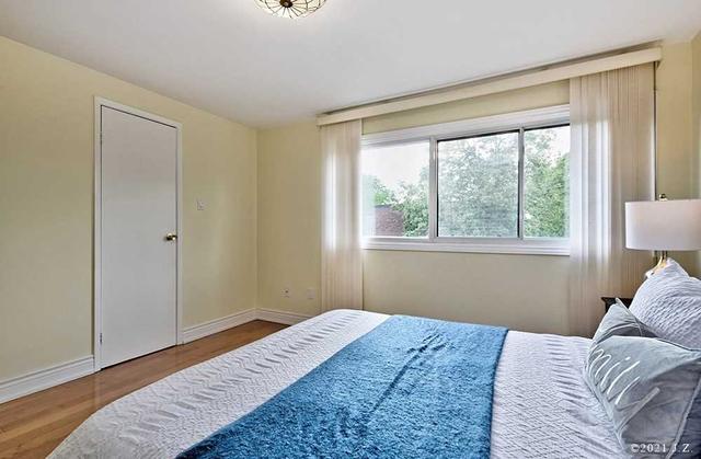 170 Song Meadoway, Townhouse with 3 bedrooms, 2 bathrooms and 2 parking in Toronto ON | Image 9