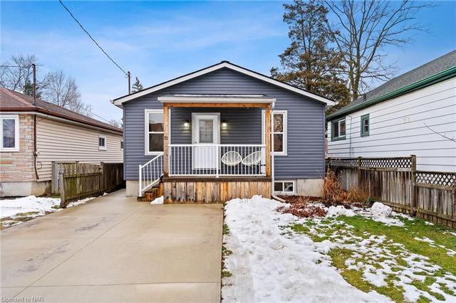 32 Lloyd Street, House detached with 2 bedrooms, 1 bathrooms and 3 parking in St. Catharines ON | Image 12