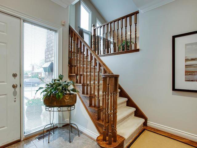 30 Regina Ave, House detached with 4 bedrooms, 4 bathrooms and 2 parking in Toronto ON | Image 2